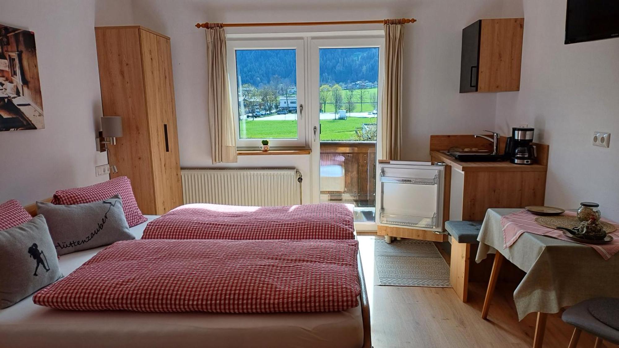Haus Barbara Bed & Breakfast เซิลล์ ภายนอก รูปภาพ